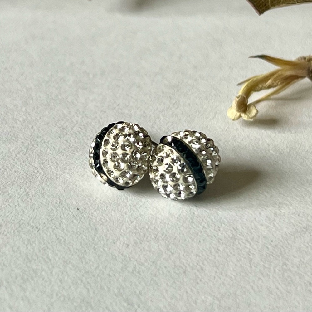 Swarovski round crystal and black strip earring